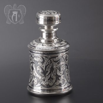 Штоф (графин) из серебра для виски «Изабелла»