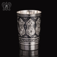 Katta ichimlik stakani «Monarx»