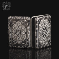 Kansler kumushdan ikkita tomonlama portsigar.