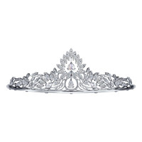 Серебряная корона украшенная фианитами