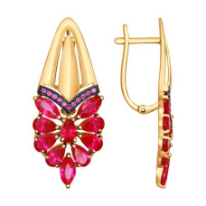 Серьги из золота с корундами рубиновыми (синт.) и красными фианитами